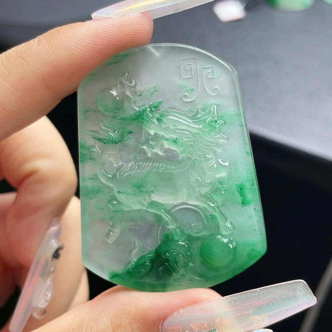 石英质玉未镶嵌颈饰