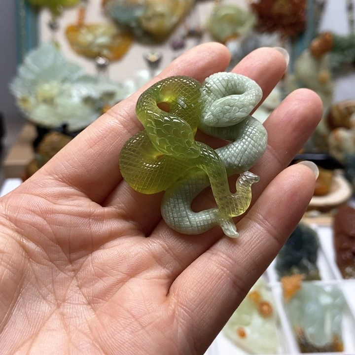 未镶嵌蛇纹石玉颈饰