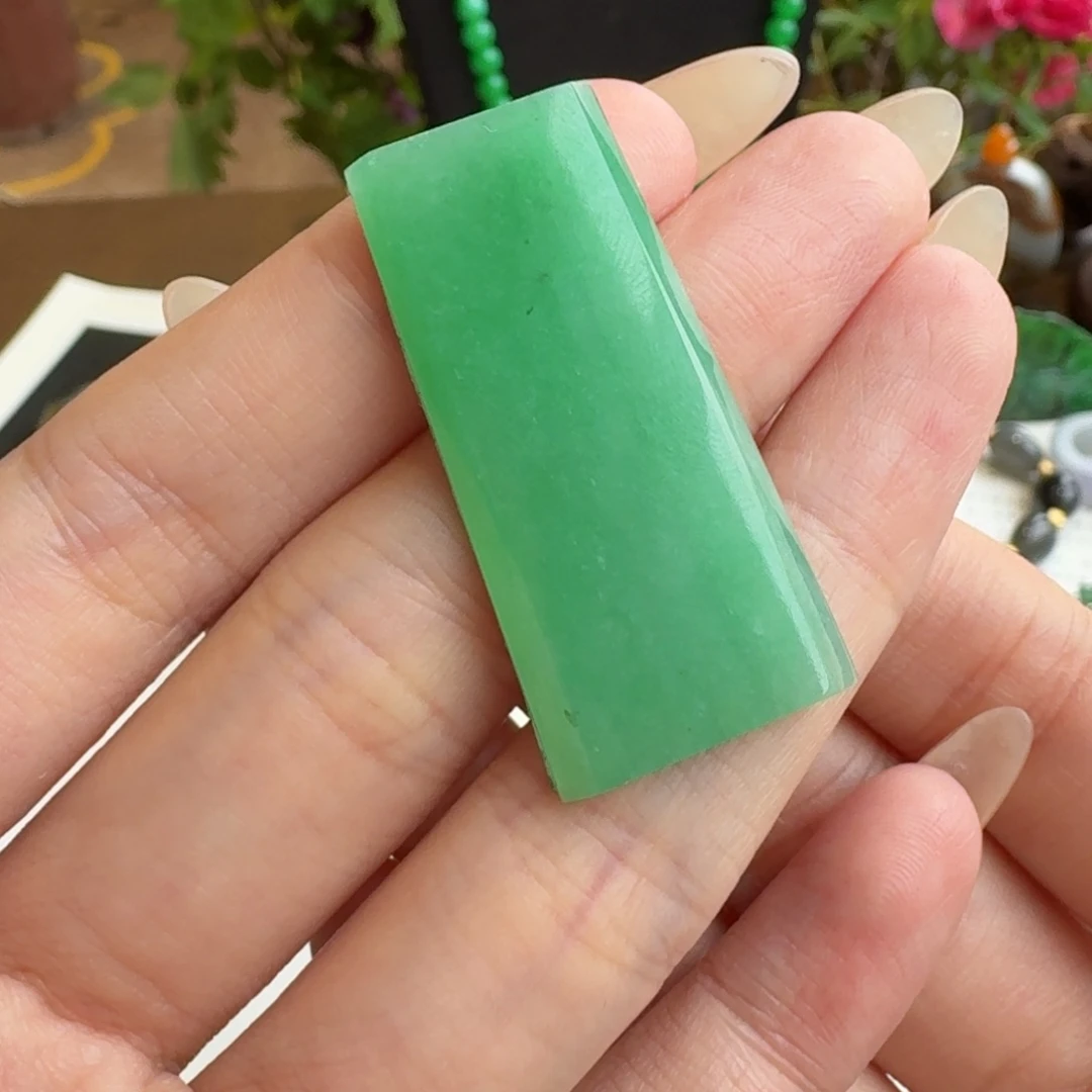 翡翠颈饰未镶嵌满色平安无事牌