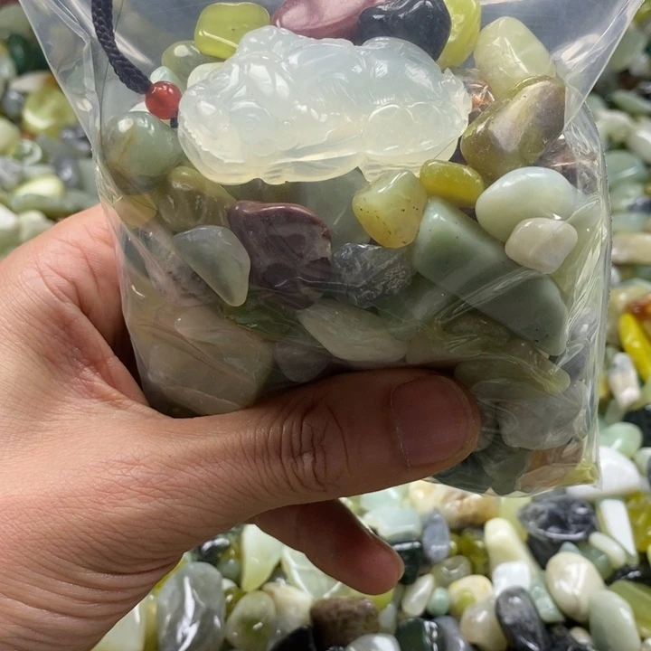 蛇纹石玉鱼缸石未镶嵌