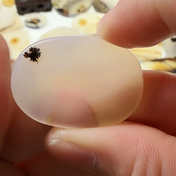 玛瑙/玉髓未镶嵌珠宝半成品