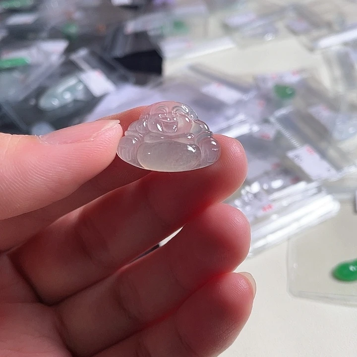 翡翠颈饰未镶嵌佛公