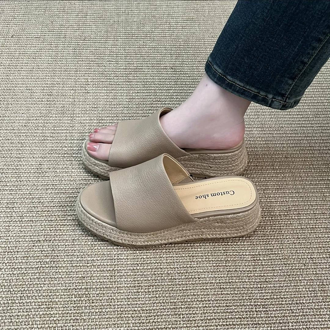 2025夏季新款简约百搭外穿凉拖鞋女5cm草编坡跟厚底一字拖鞋女