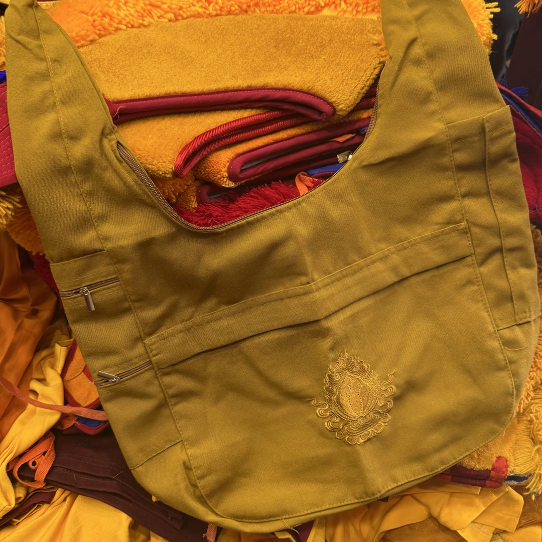 拉链民族风挎包男士黄色休闲单肩包牛仔妈咪包布包