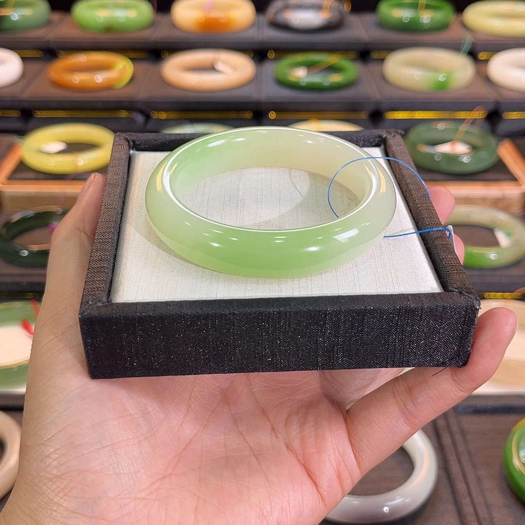 和田玉未镶嵌手镯高品质翠青