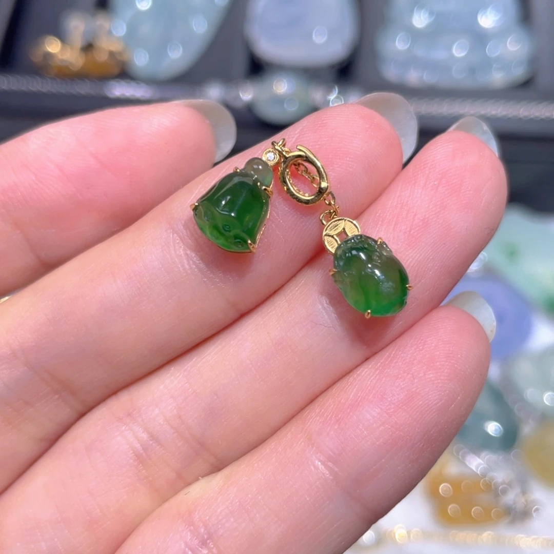 翡翠18K金镶嵌颈饰?*这翡翠