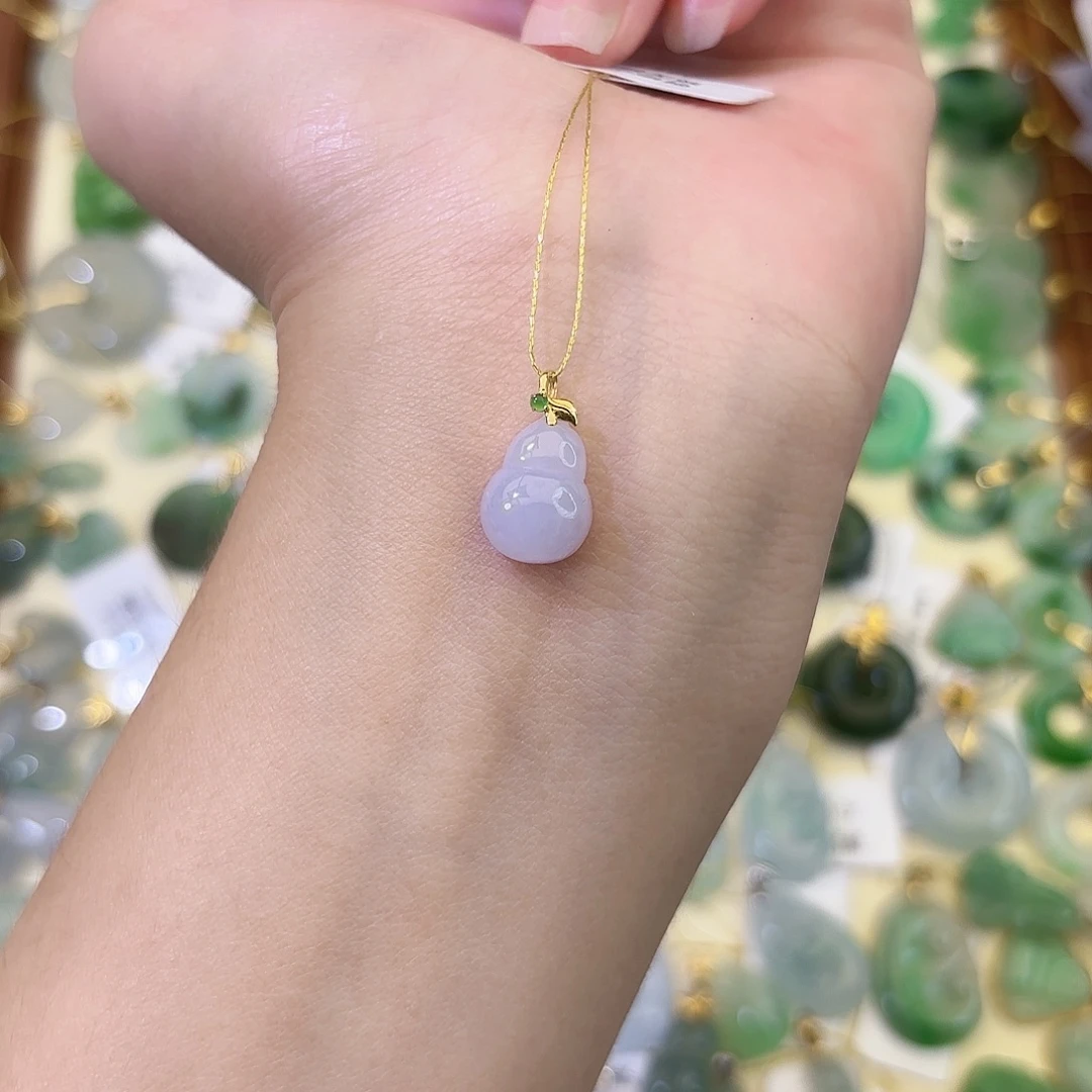 颈饰18K金镶嵌翡翠葫芦