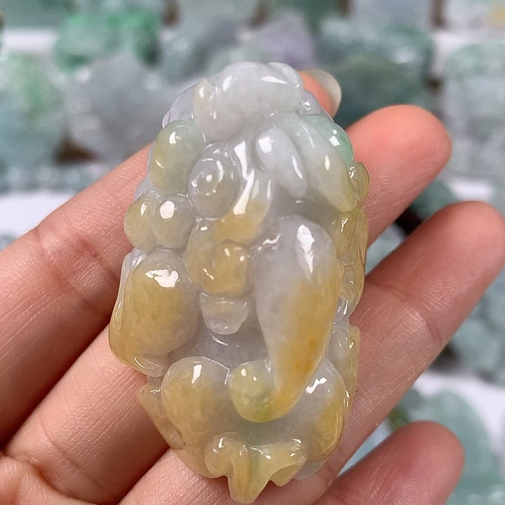 翡翠未镶嵌颈饰大貔貅福利卡厚24+