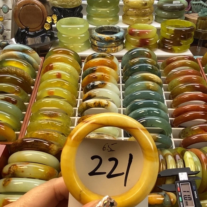 蛇纹石玉未镶嵌手镯50