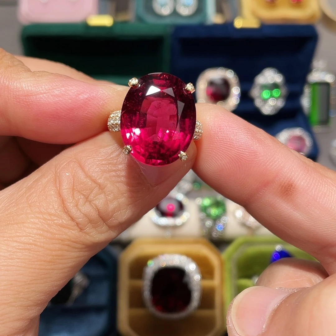 18K金镶嵌碧玺戒指15.7ct