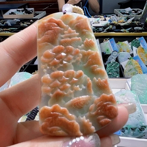 颈饰未镶嵌翡翠一个