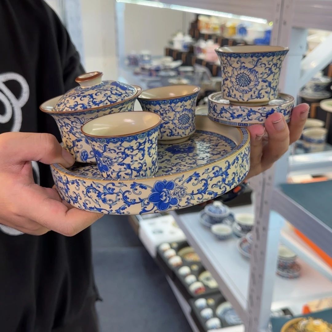 盖碗很好看很精致