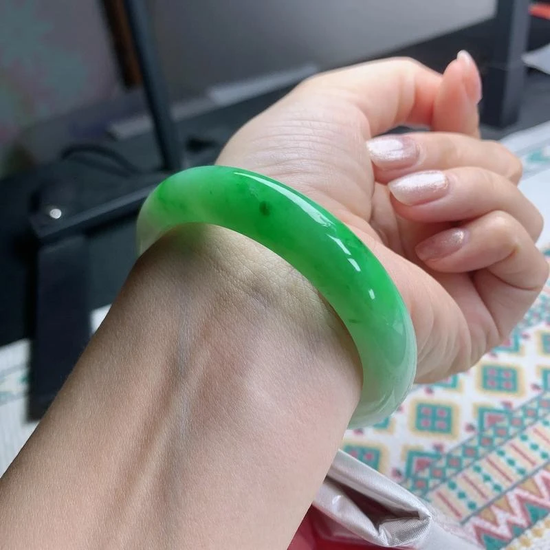 时尚冰透高品质手镯圈口测量方法