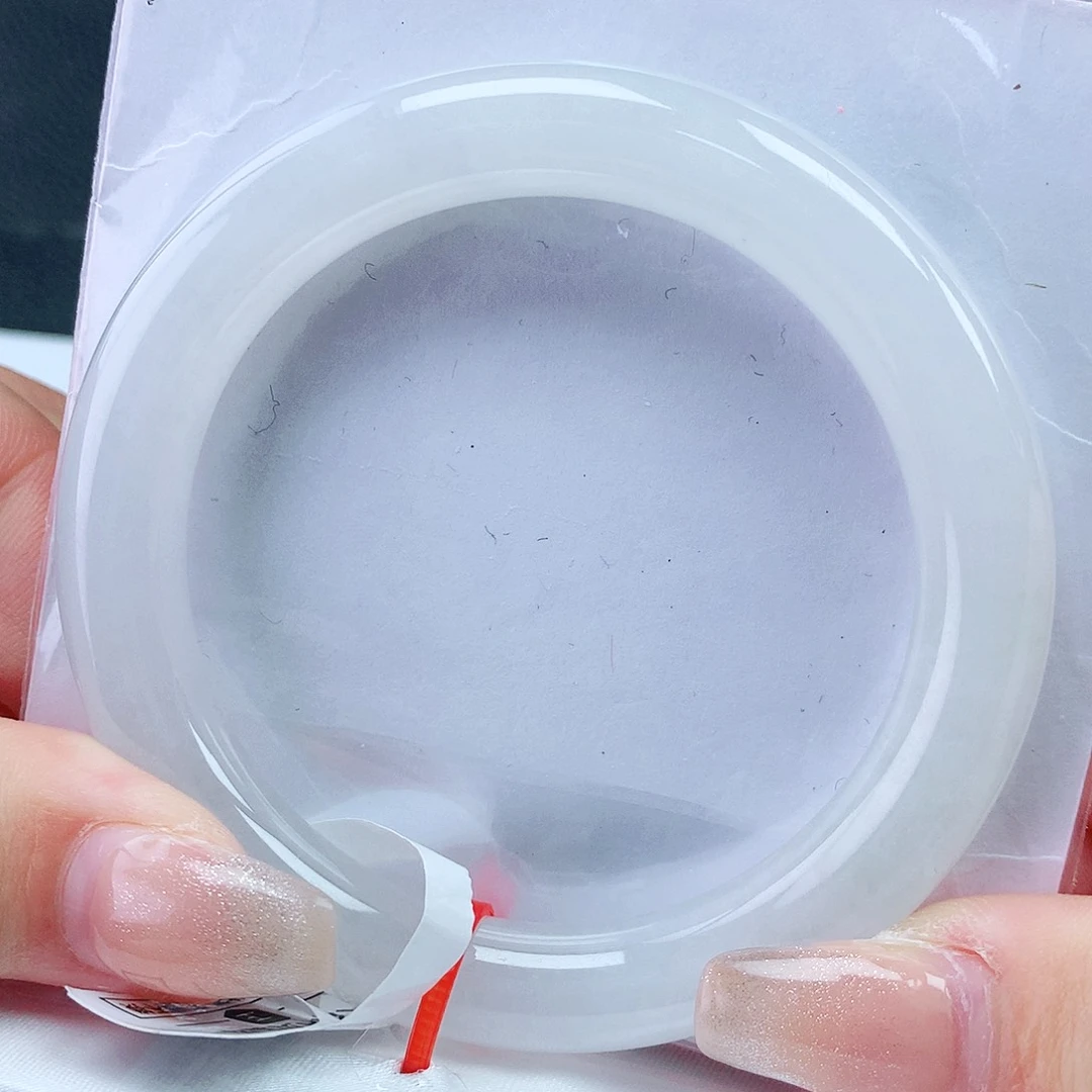 翡翠手镯未镶嵌53圈