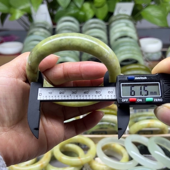 蛇纹石玉未镶嵌手镯67