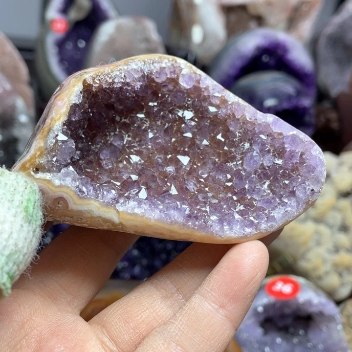 水晶摆件未镶嵌捡漏