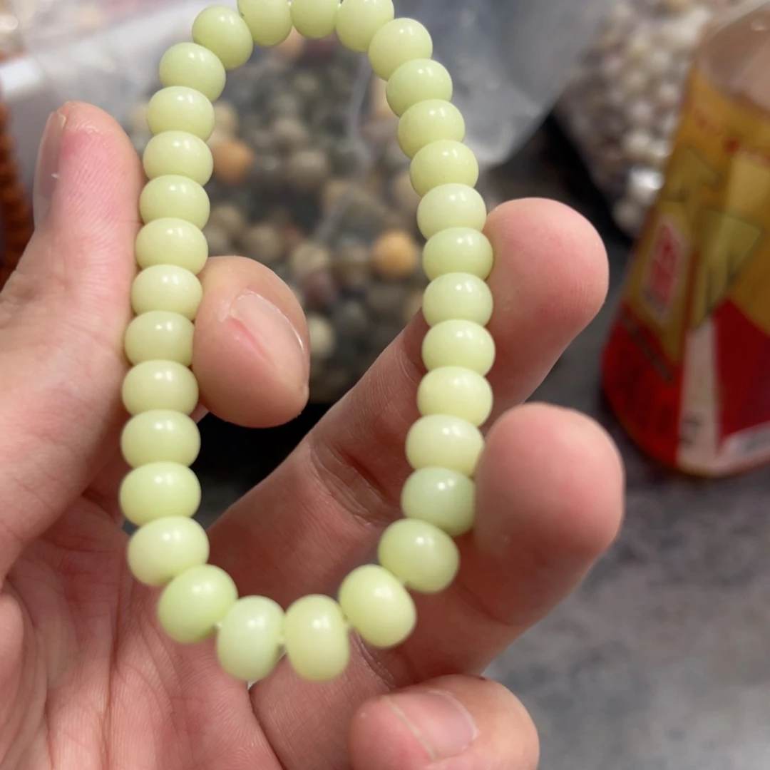 白玉菩提吊坠a8/100+50颗青提