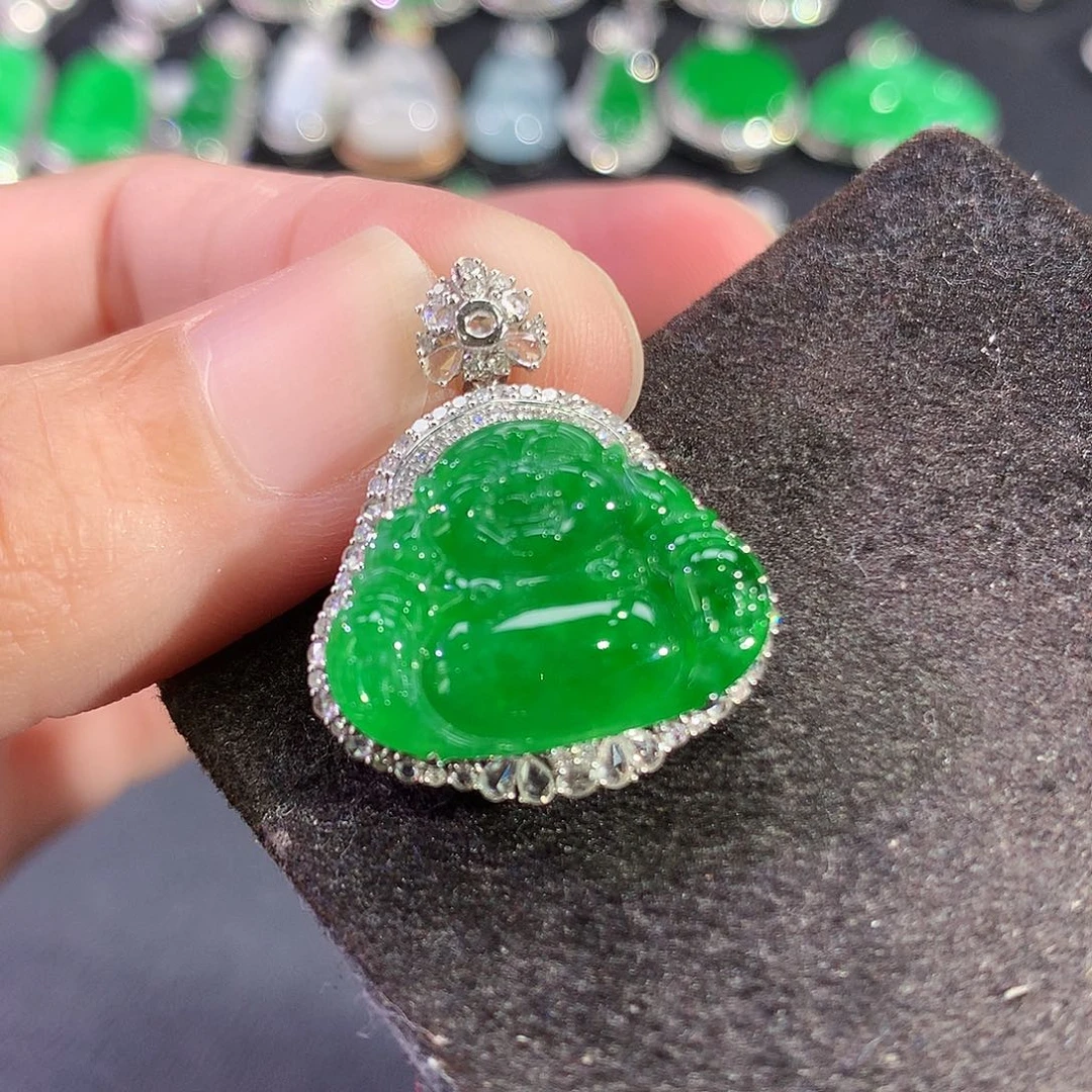 翡翠18K金镶嵌吊坠(赠链)