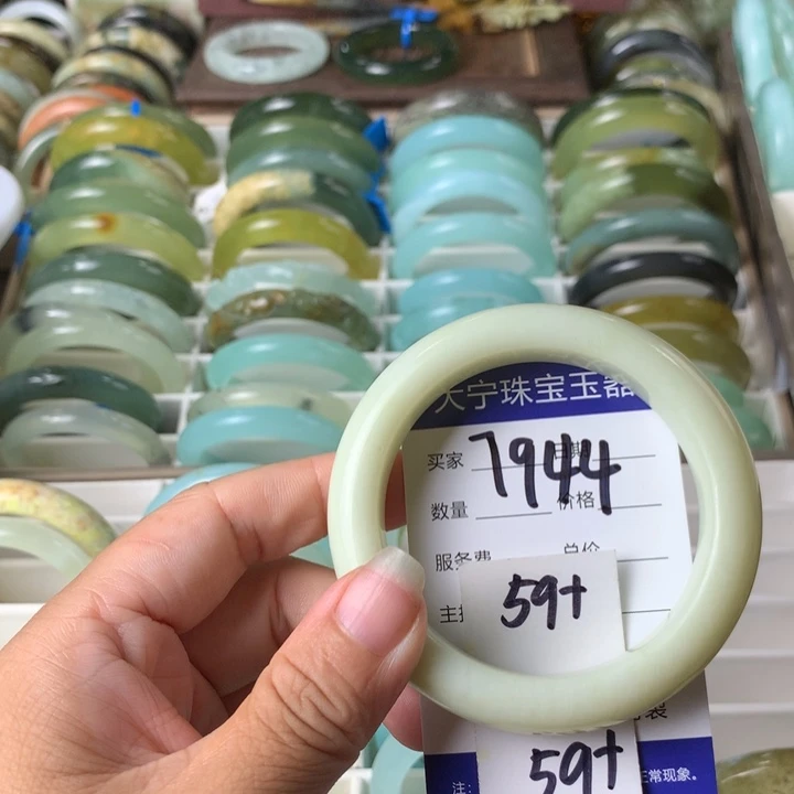 未镶嵌蛇纹石玉手镯7944