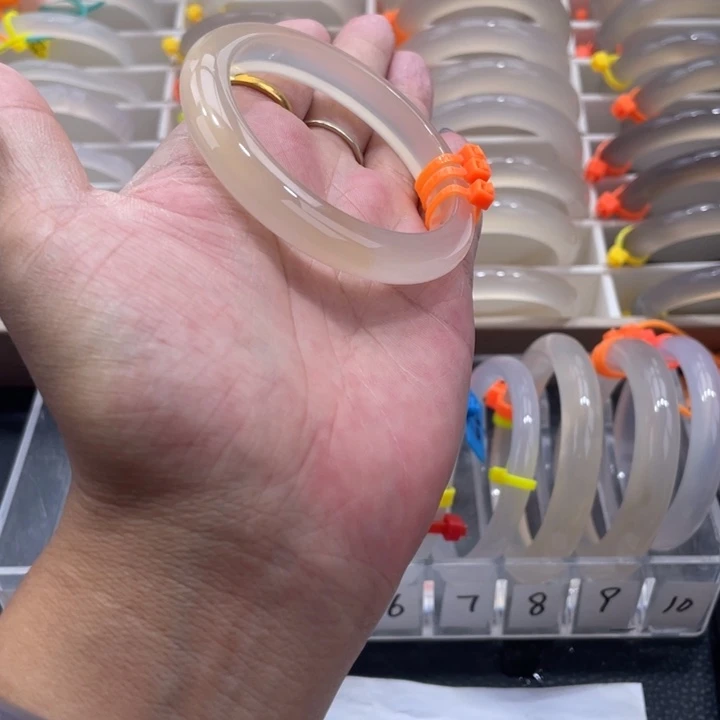 玛瑙/玉髓未镶嵌手镯