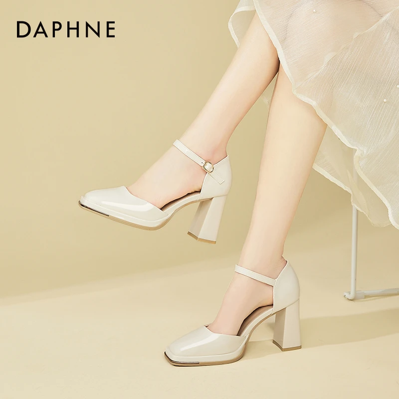 达芙妮法式玛丽珍鞋女漆皮方头中空粗跟一字扣带高跟鞋配裙子单鞋