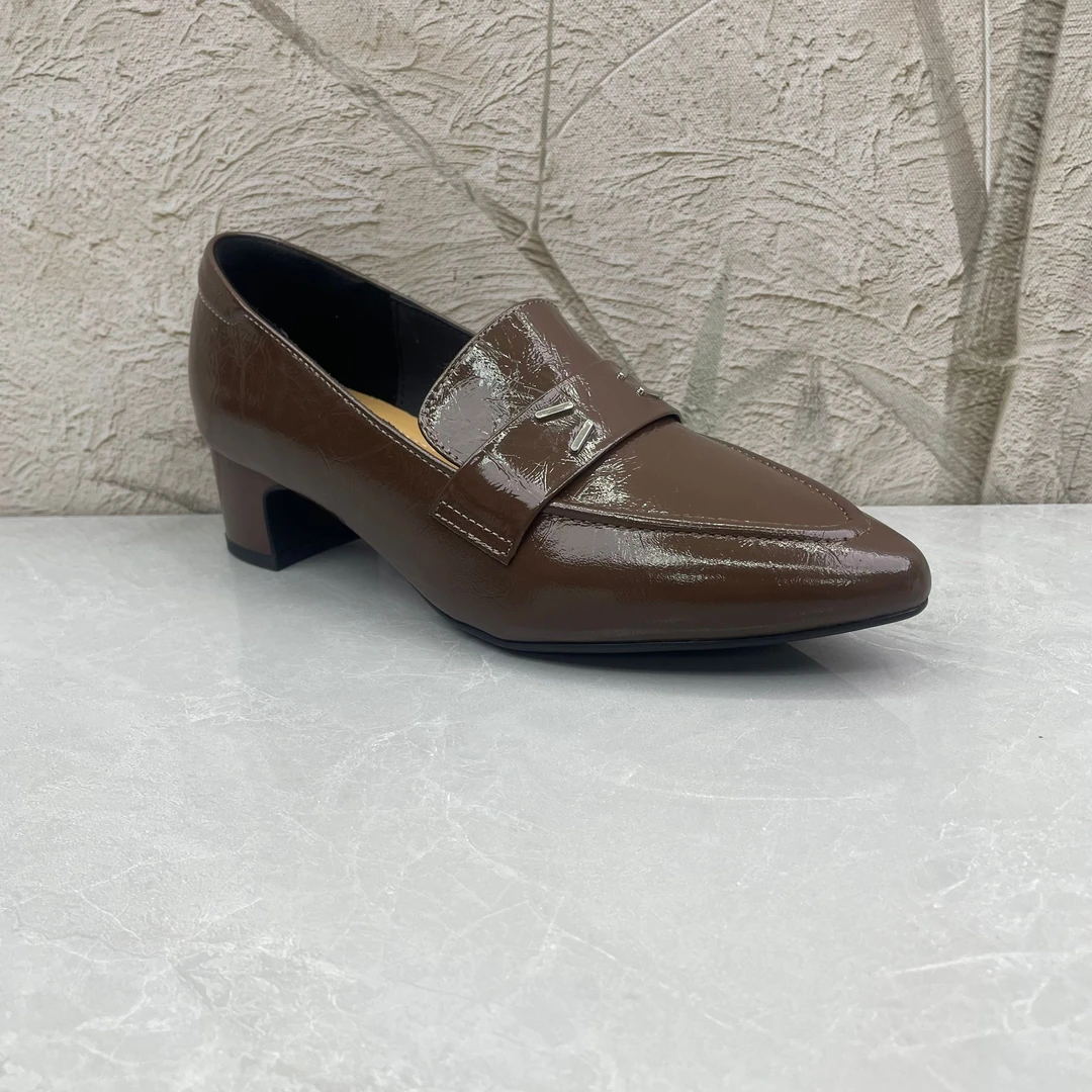 单鞋女 (羊皮)82032（孤品）b区40码