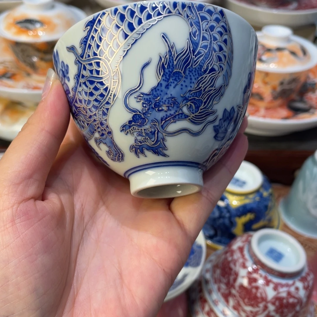 景德镇瓷器和我一样都