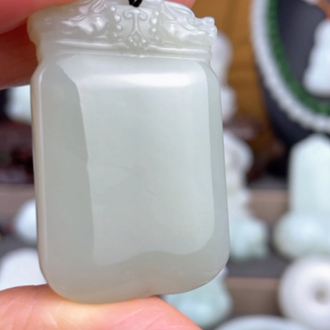 【闪购商品】颈饰未镶嵌和田玉