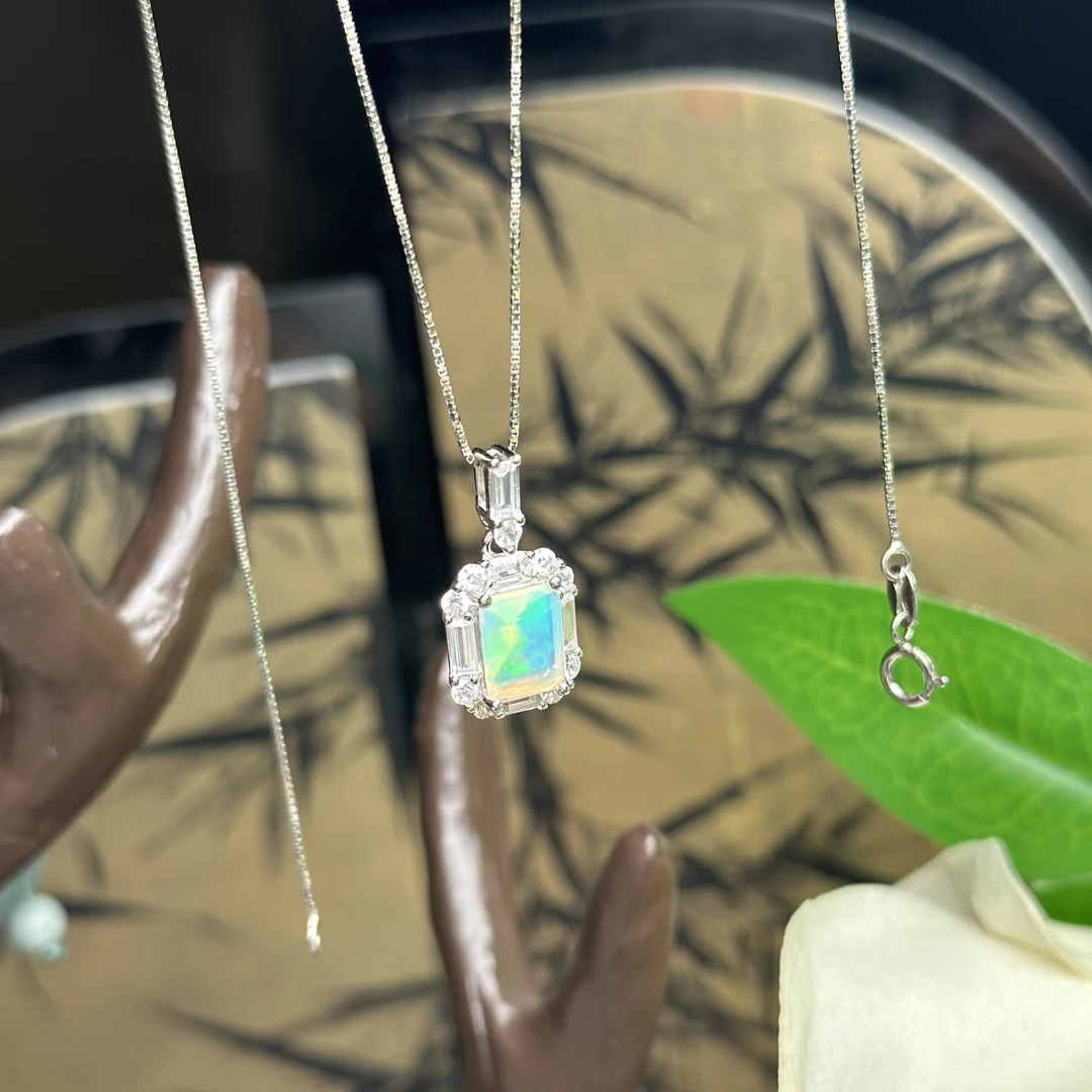 【643】天然两克拉方切欧泊吊坠特价（不送链条）