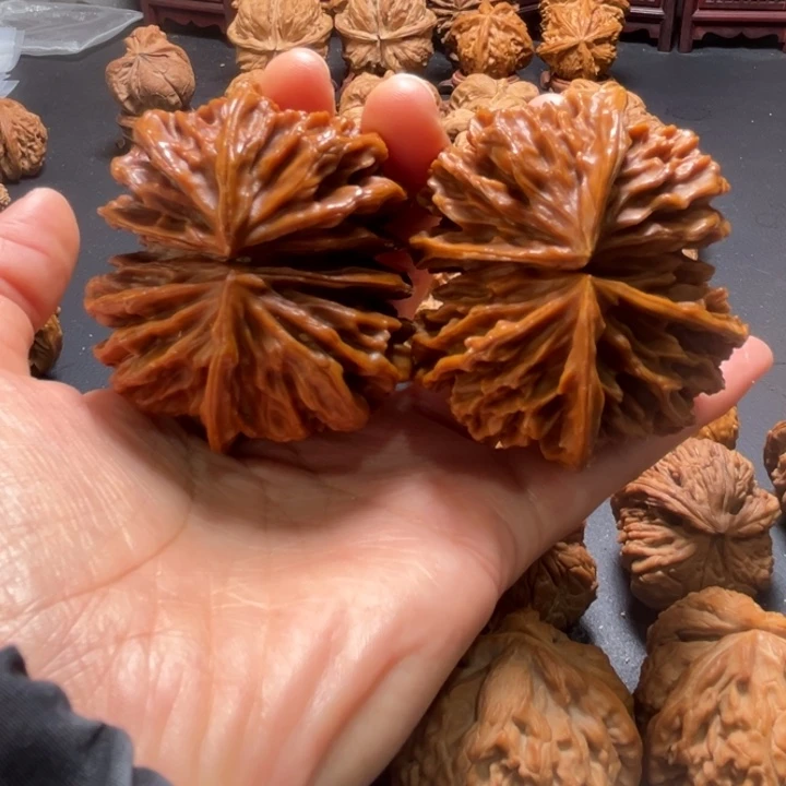 A**a天地四棱球连核桃哈哈哈哈哈哈