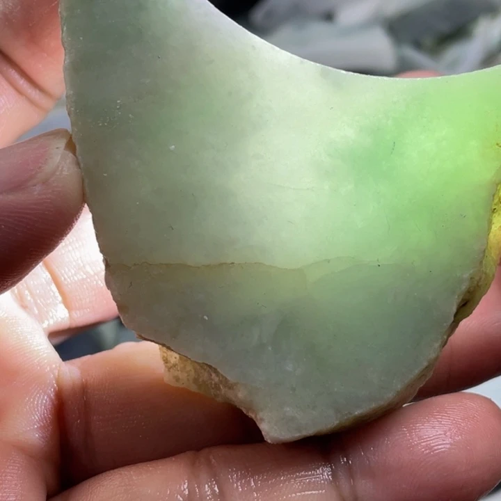 翡翠吊坠(不含链)未镶嵌天然翡翠边角料