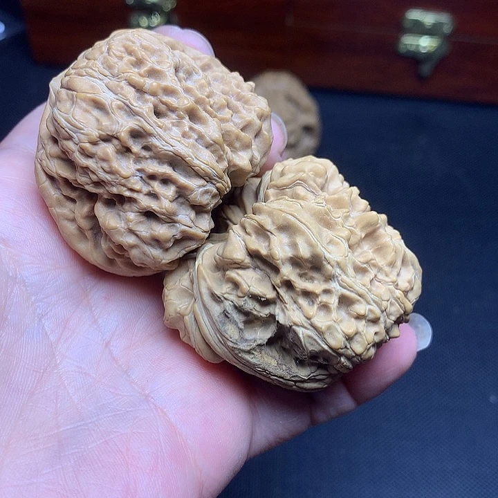 文玩核桃吊坠我*叉门墩有伤