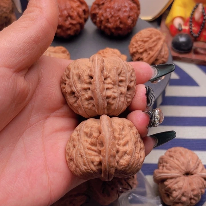 爹***。文玩核桃把件元宝