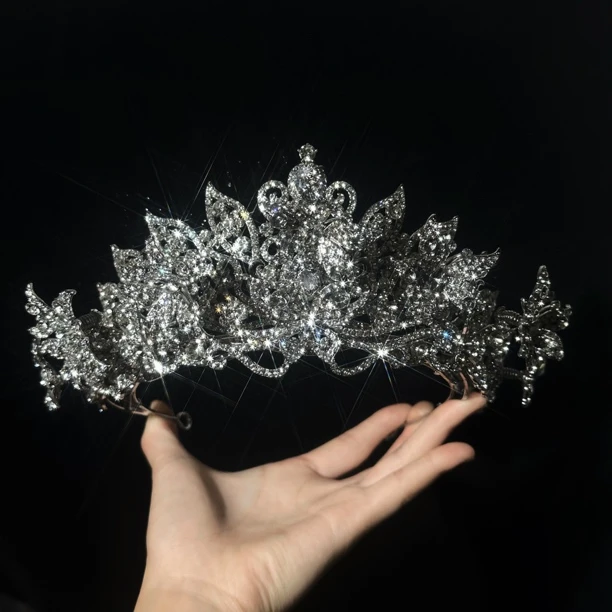 主婚纱新娘轻奢皇冠灵动蝴蝶双层甜美公主王冠结婚百搭晚礼服头饰