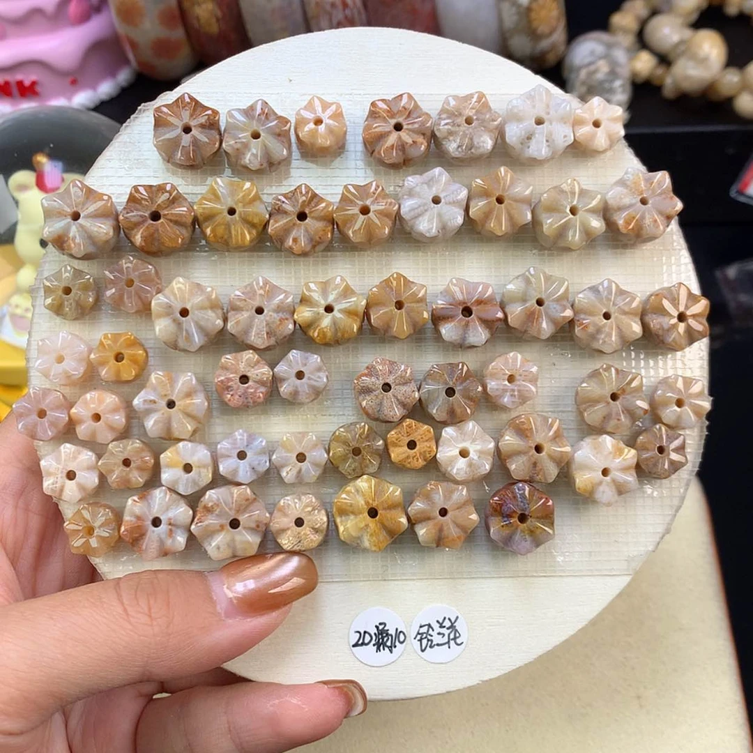 【闪购商品】颈饰未镶嵌硅化珊瑚（珊瑚玉）铃兰花10元一个可挑（13号）