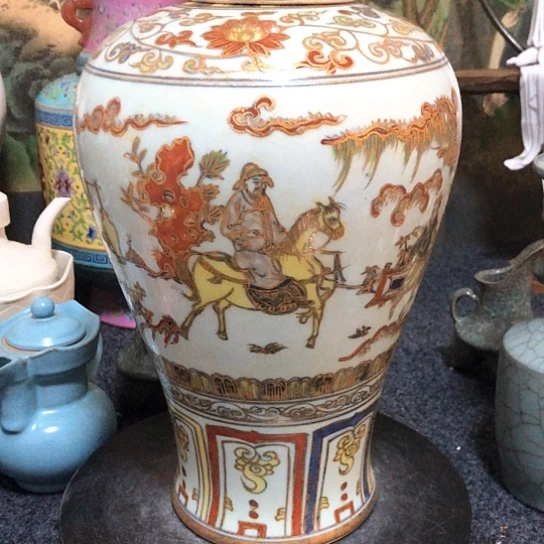 邓***庆每瓶一件，品相保存完好