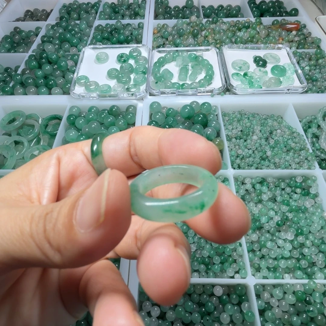 石英质玉未镶嵌有瑕12号戒圈