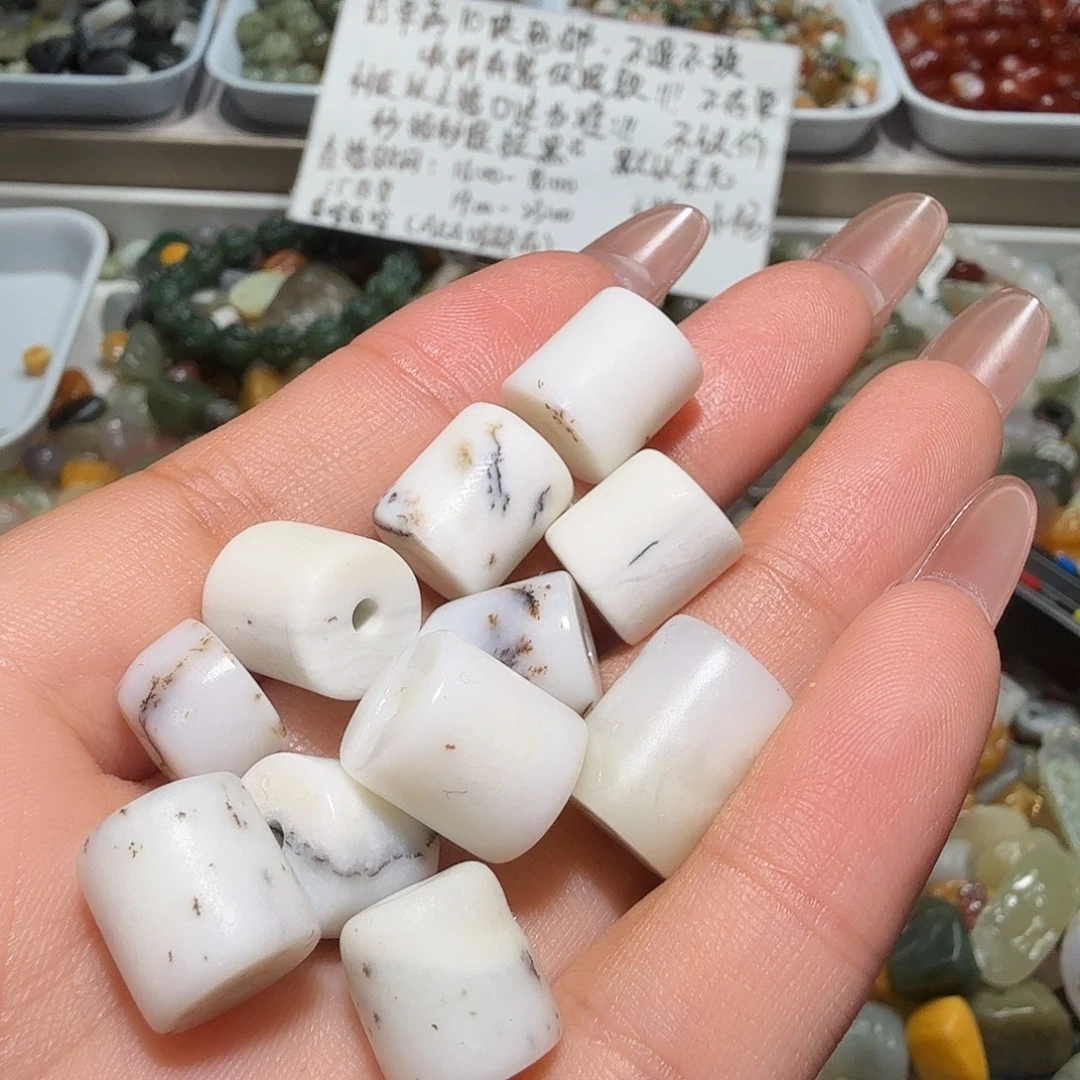 和田玉未镶嵌珠宝奇石包容