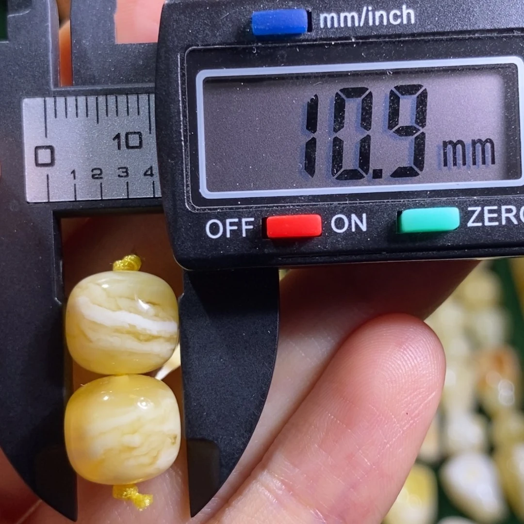 蜜蜡未镶嵌裸石配饰