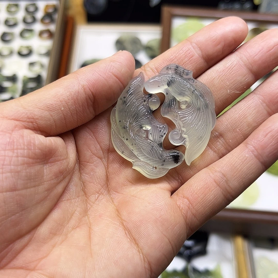 岫玉未镶嵌吊坠(赠链)