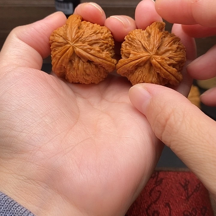 富***吧文玩核桃把件白奔