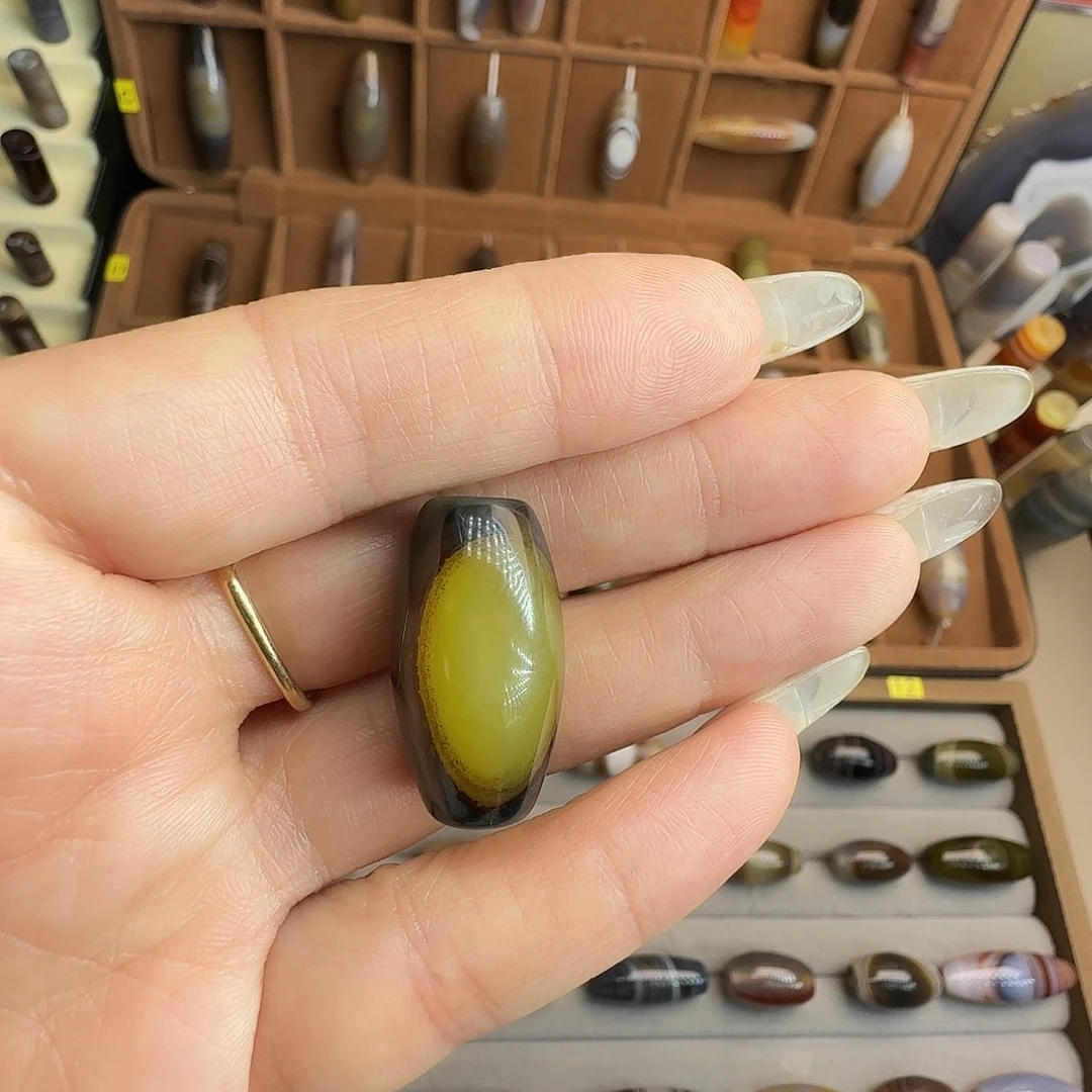 梦***时玛瑙/玉髓未镶嵌缠丝玛瑙