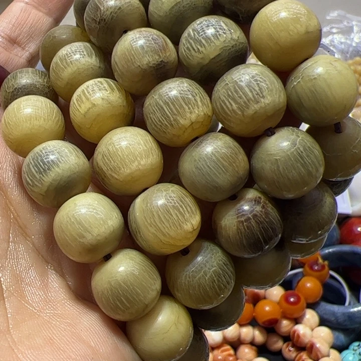 大果紫檀（缅甸花梨）1.4射白手串