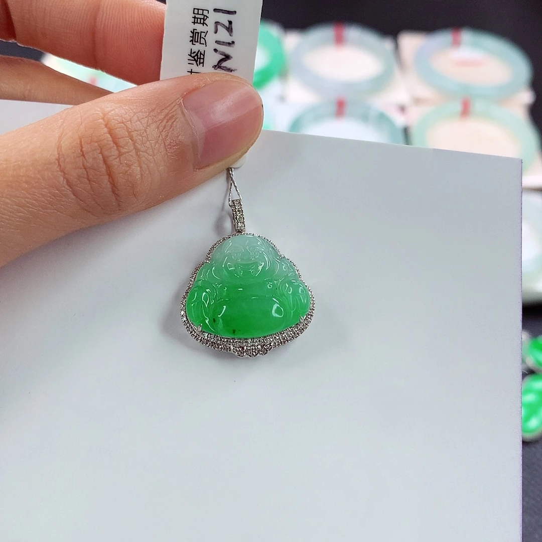 颈饰18K金镶嵌翡翠丽