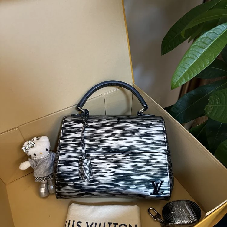 95新/路易威登/包包/[251119NKWC]/C8859671588