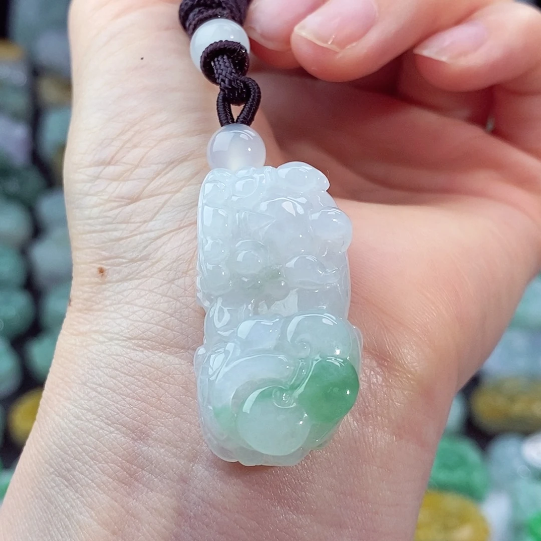 颈饰未镶嵌翡翠天然