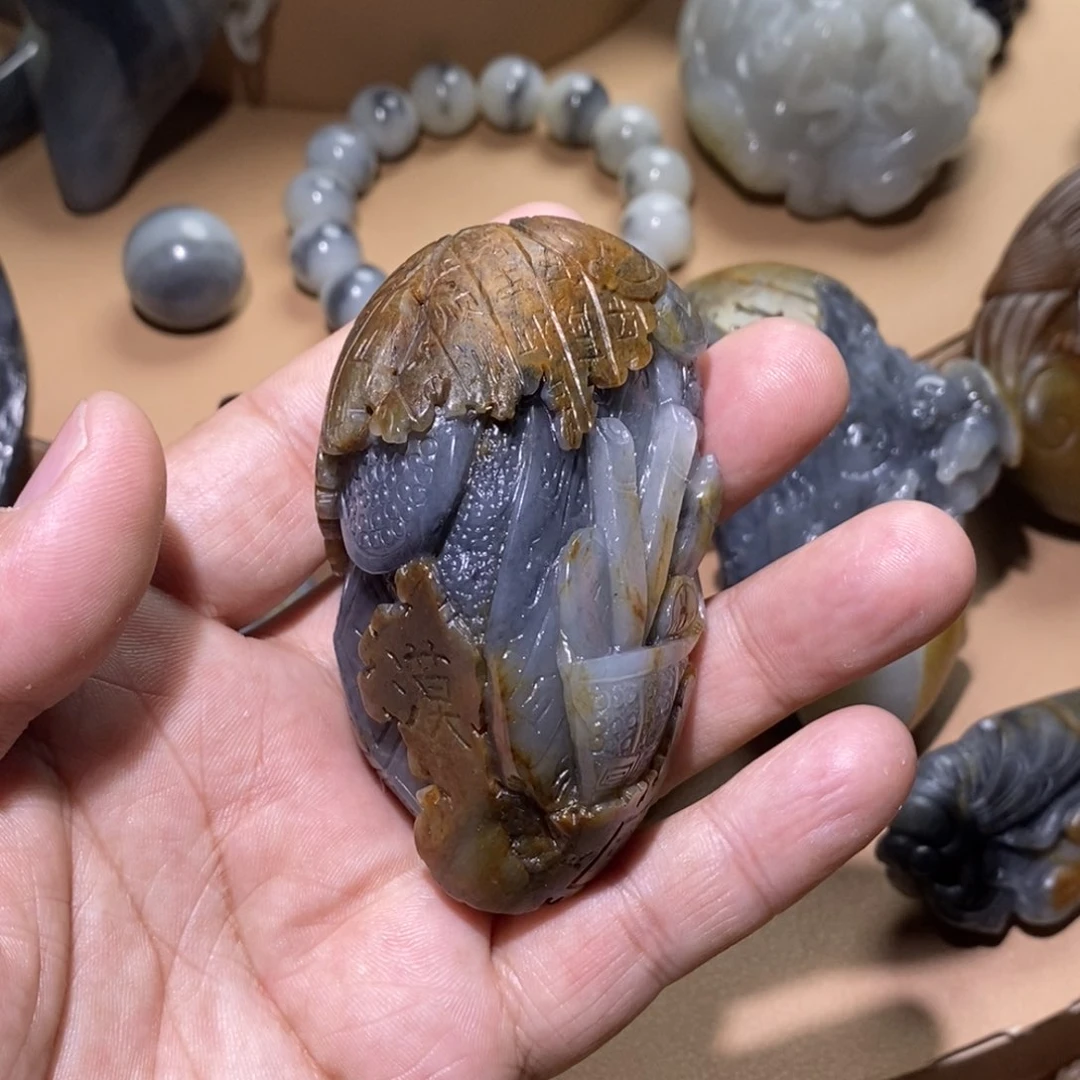 未镶嵌和田玉把件