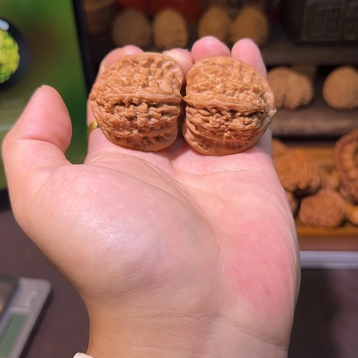 文玩核桃吊坠全品40三角白