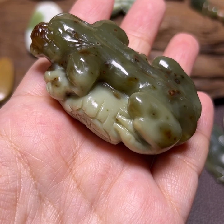 西***塔岫岩河磨玉（透闪石质玉）未镶嵌颈饰