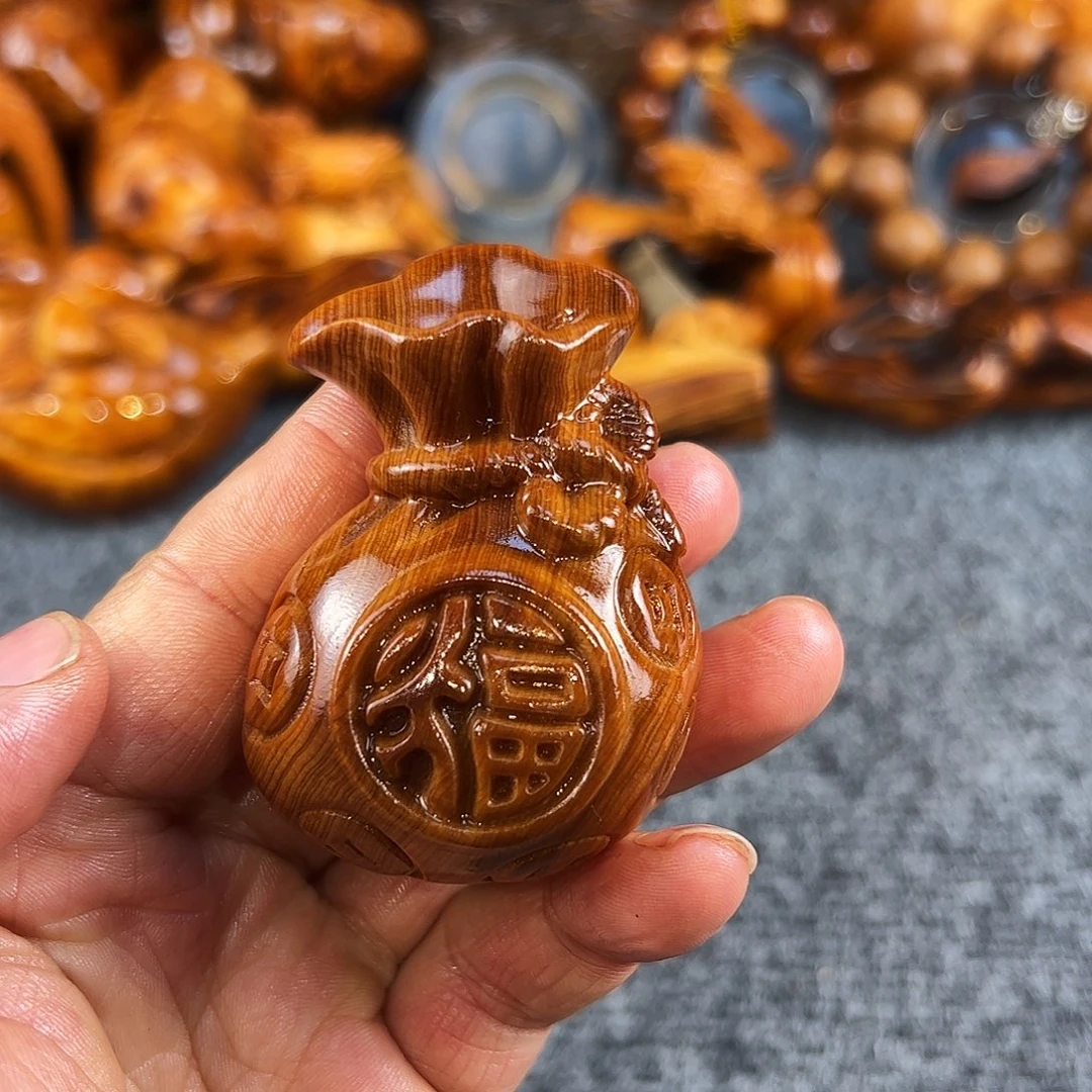 柏木太行崖柏溏心手把件